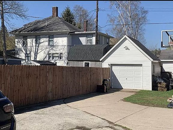 3rd image of 209 N Port Crescent St