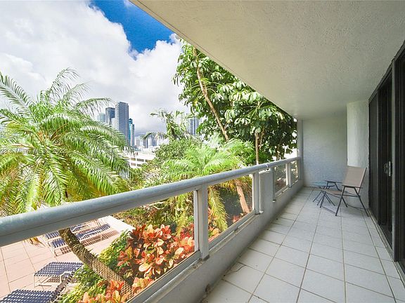 3rd image of 1717 N Bayshore Dr #A-1153