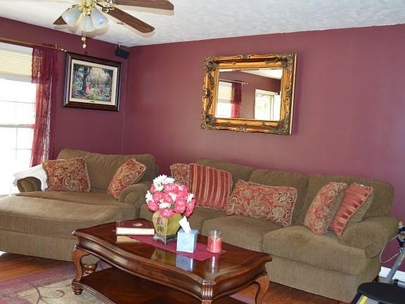 4th image of 902 Brenna Dr