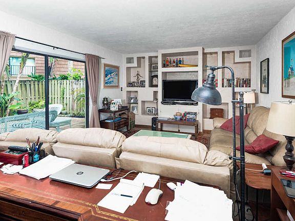 5th image of 1525 Augusta Cir APT 112