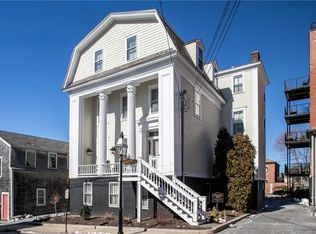 15 John St, Bristol, RI 02809