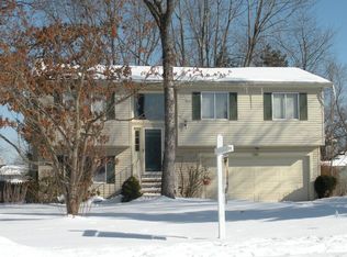 1161 Kirkwall Dr, Akron, OH 44321