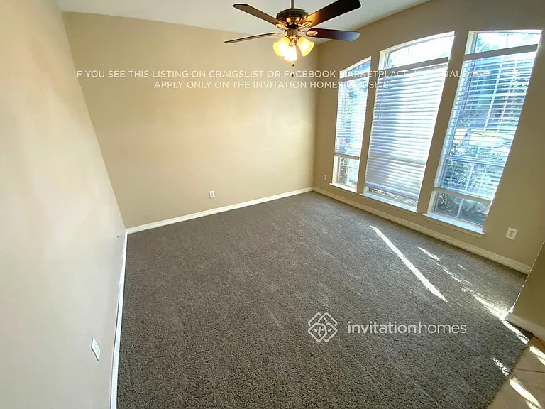 2218 Summer Brook Dr — Photo 2