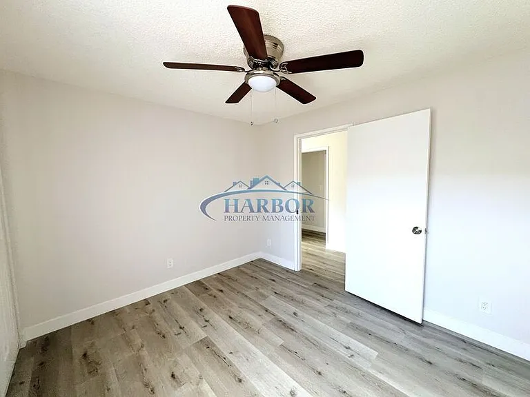 2315 S Grand Ave #10 — Photo 7