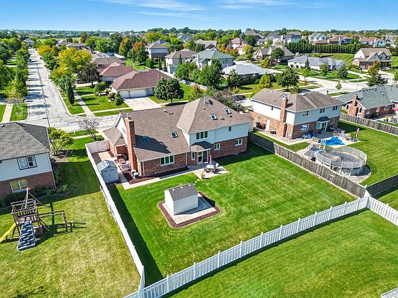 4th image of 18323 White Oak Ln