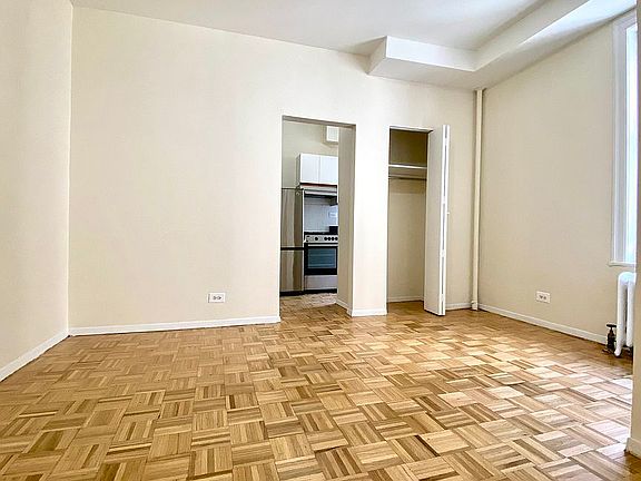 4th image of 542 E 79th St APT 4T