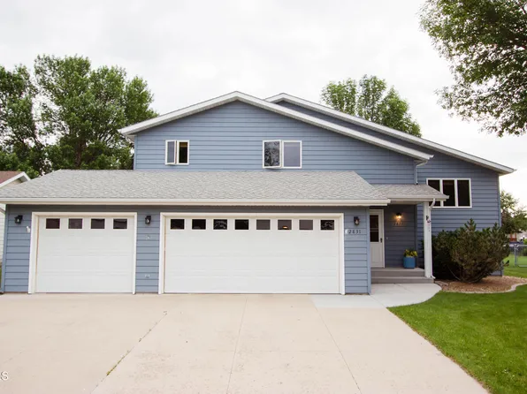 2831 Essex Loop, Bismarck, ND 58504