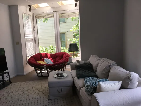 721 Ivy St APT 2R, Pittsburgh, PA 15232