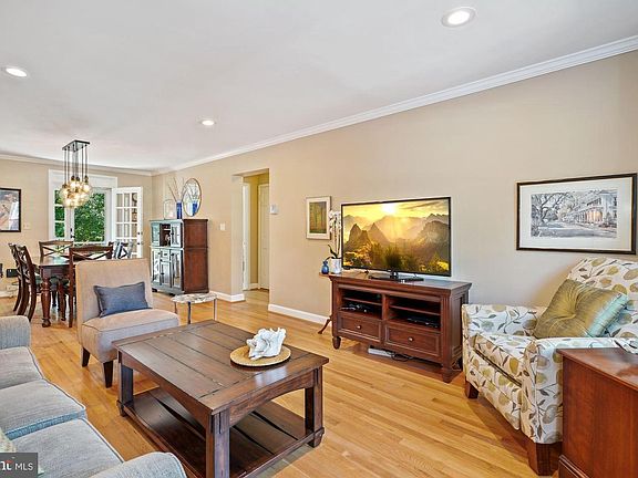 5th image of 3052 S Buchanan St APT A2