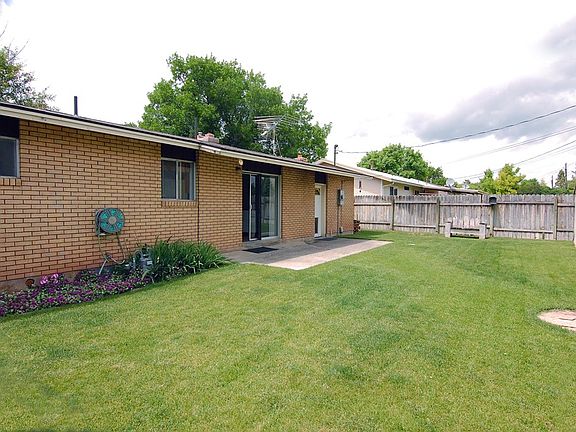 5th image of 676 Davidson Dr
