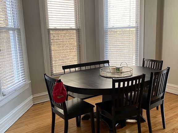 5th image of 1136 W Oakdale Ave APT 1