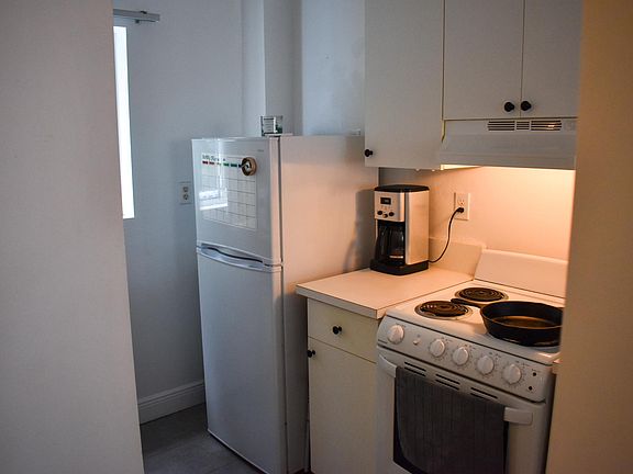 5th image of 835 SW 2nd St APT 201