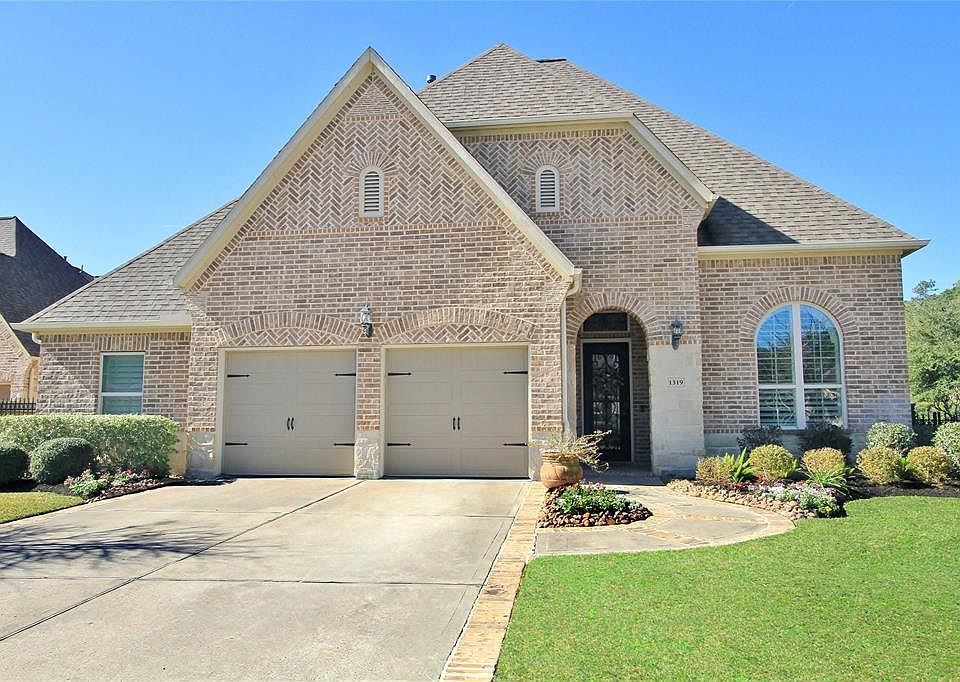1st image of 1319 Blantyre Way