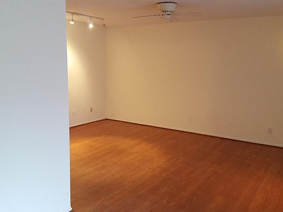 4th image of 120 Monroe St