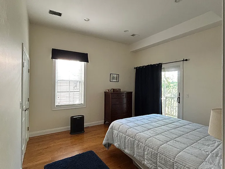 282 Maverick St #3 — Photo 6