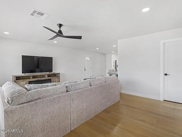 8626 E Roanoke Ave — Photo 2