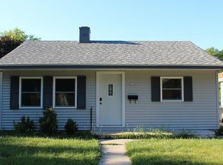 2740 W Oriole Dr, Milwaukee, WI 53209