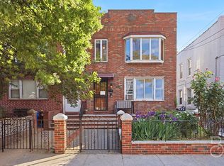 21-08 Ditmars Blvd, Astoria, NY 11105
