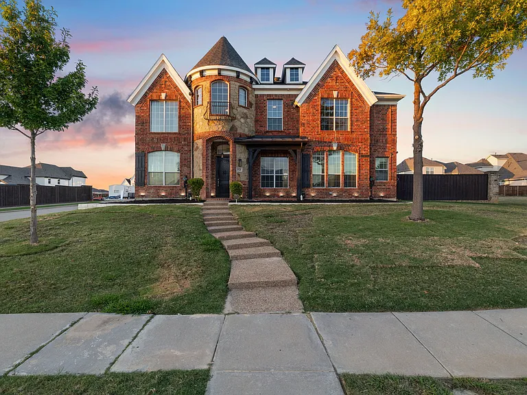 1920 Sandstone Dr — Photo 3