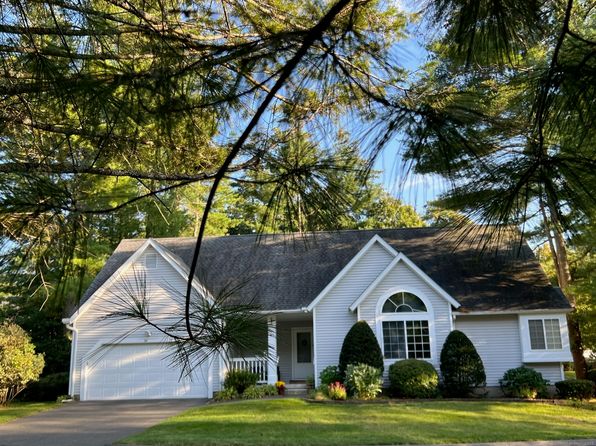 28 Edgewood Ct UNIT 28