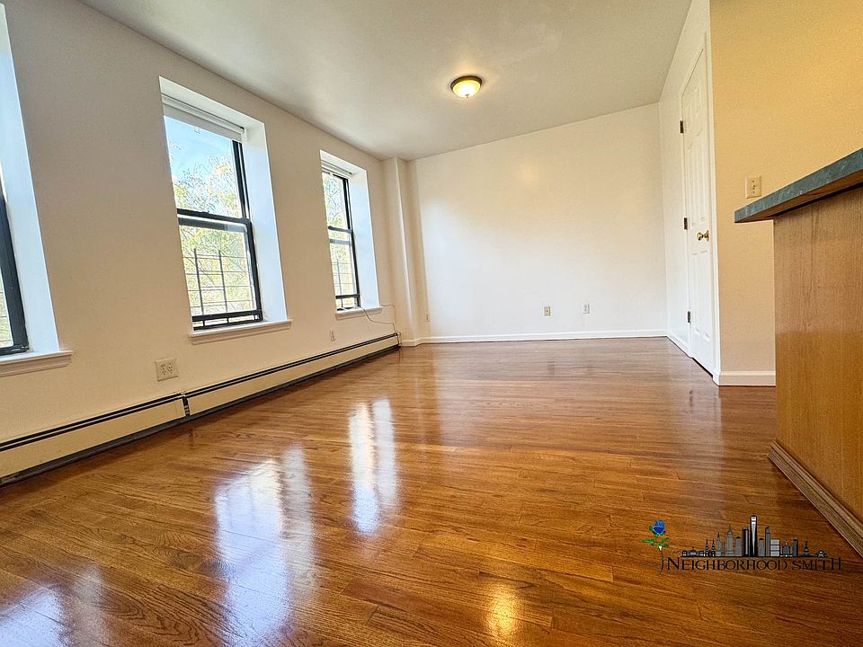 1st image of 248 Tompkins Ave #2