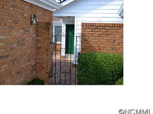 29 Lodge Ln, Waynesville, NC 28786