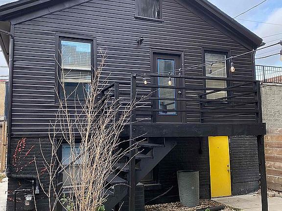 2nd image of 522 N Claremont Ave