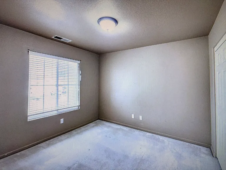 2140 Gibralter Ct — Photo 12