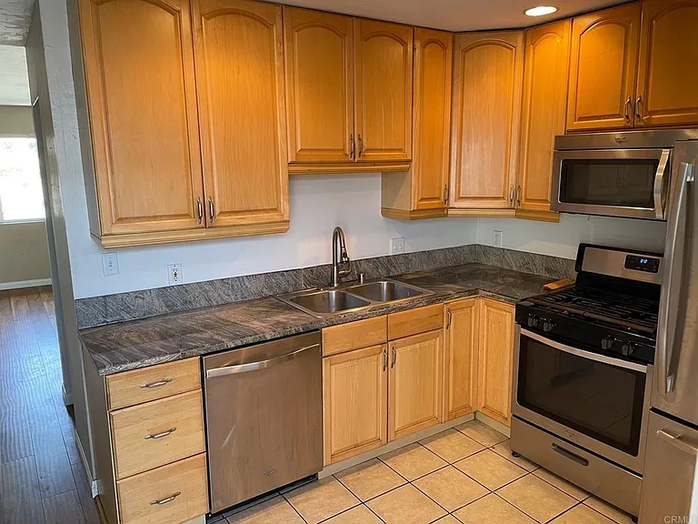 4875 Cole St — Photo 12