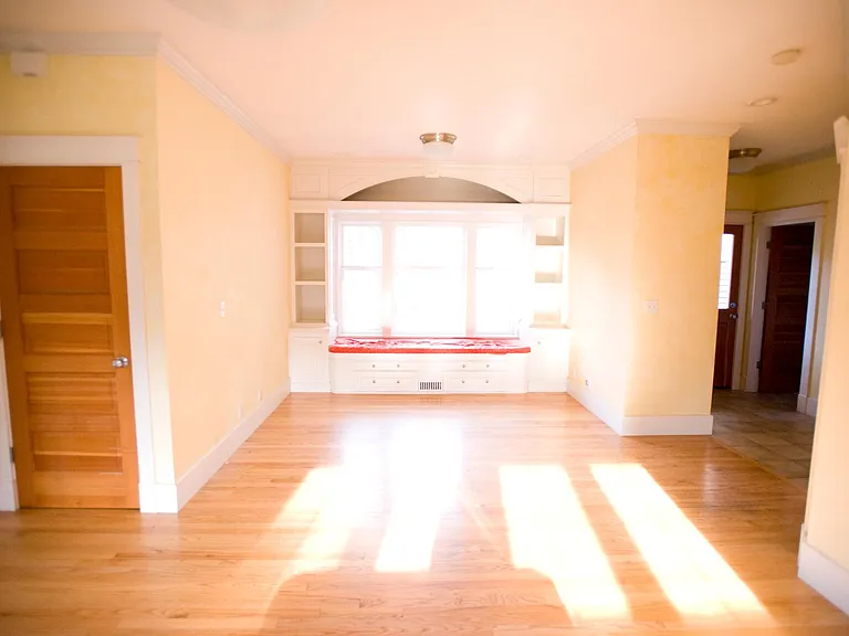 9431 NE North Town Loop — Photo 4