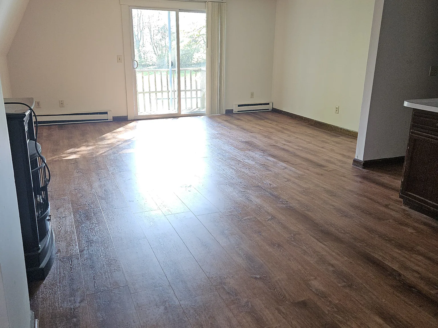2 bed, 884 sqft, $1,895 — Photo 1