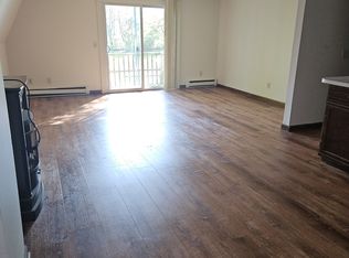 16 Crescent St #16E, Derry, NH 03038