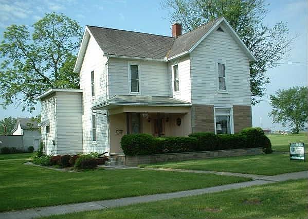 2nd image of 919 W Sandusky St