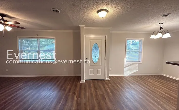 8250 Chesterfield Dr — Photo 10