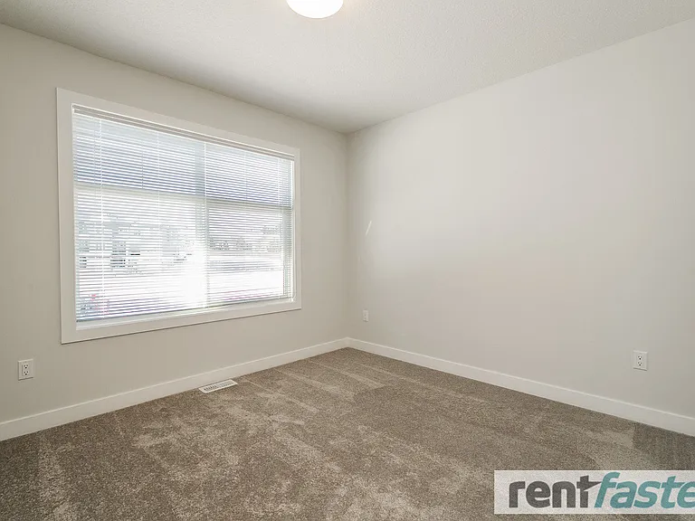600 Bellerose Dr — Photo 50