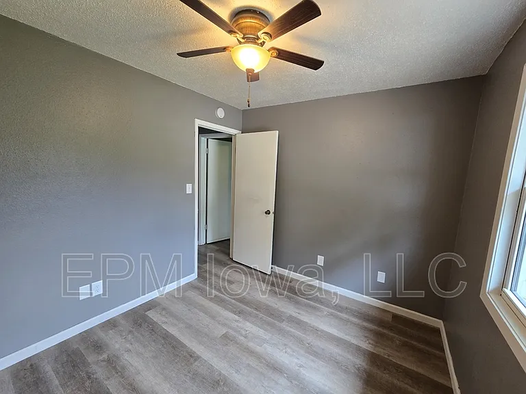 1242 Edgewood Dr — Photo 14