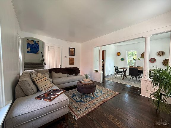 3rd image of 3038 Percy Ave