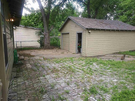 5th image of 8739 Wadlington Ave