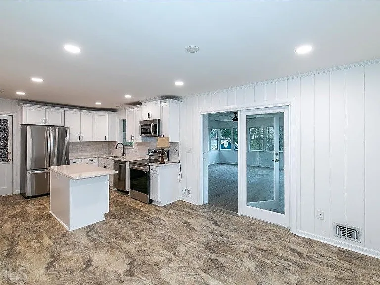 209 Pioneer Trl — Photo 4
