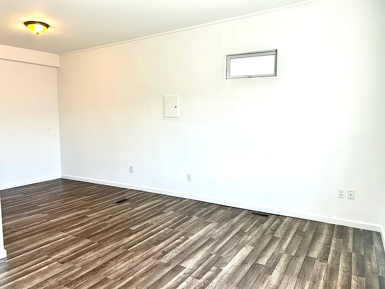 949 W Beech St — Photo 8