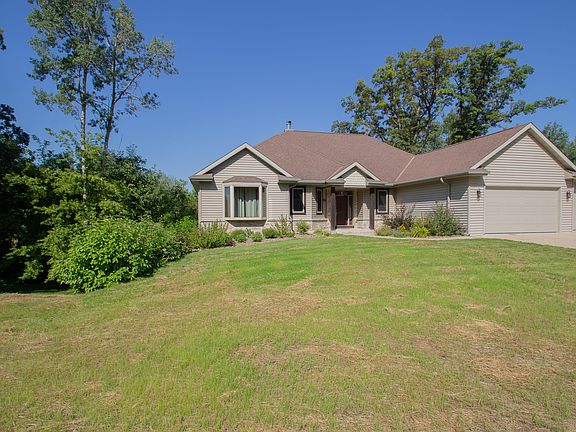 3rd image of 404 Riverwood Ct
