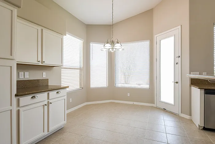 6614 W Rowel Rd — Photo 8