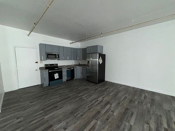 4th image of 125 Green St APT 3I