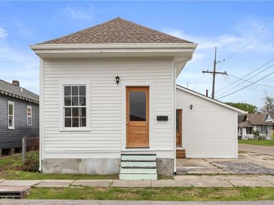 6039 Dauphine St, New Orleans, LA, 70117