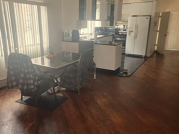 2nd image of 8709 Stillwells Pl