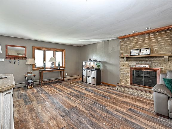 4th image of 3118 Haberlein Rd