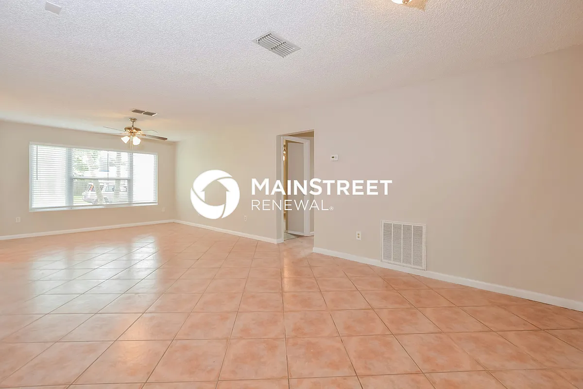 Living Room - 7355 Darien Rd