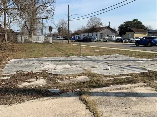 1501 Forstall St, New Orleans, LA 70117