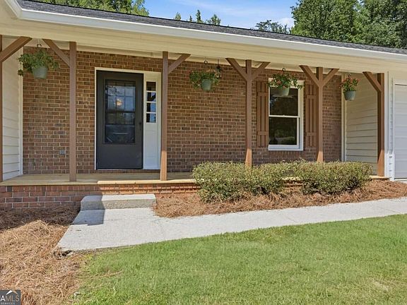 3rd image of 3758 Woodlane Rd