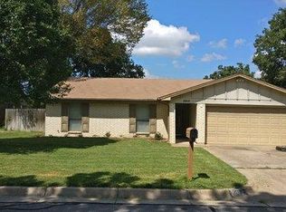 3915 Cedarwood Ct, Arlington, TX 76017